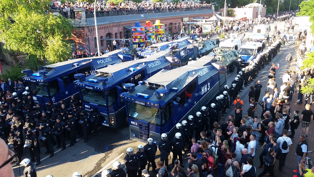Schanzenviertel BewohnerInnen kritisieren Polizei- und Politikversagen bei  G 20 Gipfel