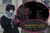 Links im Bild mit Kufyia vermummte Person mit Hoodie, daneben Ausschnitt vom Onlinestore, von &quot;Long Live the Intifada&quot; und Nahbetrachtung des Schriftzugs.