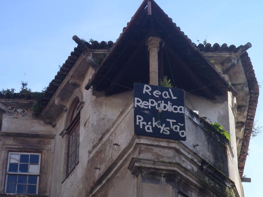 Das 500-Jahre alte Haus der Republica Pra-kys-tão steht derzeit zum Verkauf