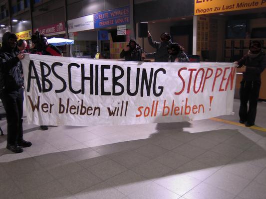 Kundgebung im neuen Terminal von Baden-Airpark am 09.12.2014
