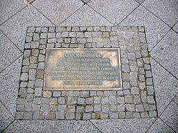 Gedenktafel für den Fluchttunnel in der Elsenstraße in Berlin-Alt-Treptow