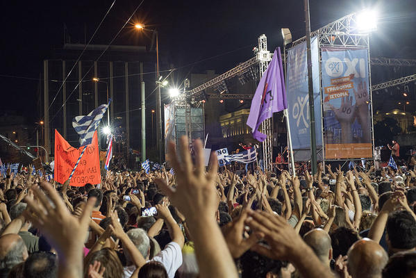 Demonstranten in Athen die sich für ein „Nein“ (ΟΧΙ) bei der Abstimmung aussprechen