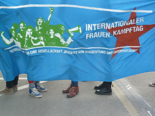 Demonstration zum Internationalen Frauen*kampftag in Freiburg.