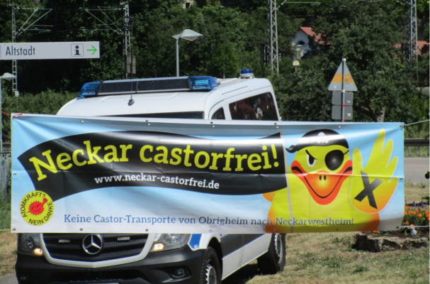 Proteste gegen Castor-Transport auf dem Neckar
