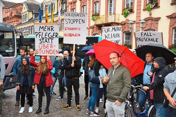 Demonstration gegen das &quot;Modell Landrat&quot; in Offenburg 2017