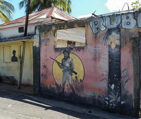 Freier-Maroonkrieger-Graffiti in Accompong Maroon Town (Jamaika)