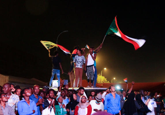 Eine Demonstration kurz vor dem Rücktritt Umar Al-Bashirs