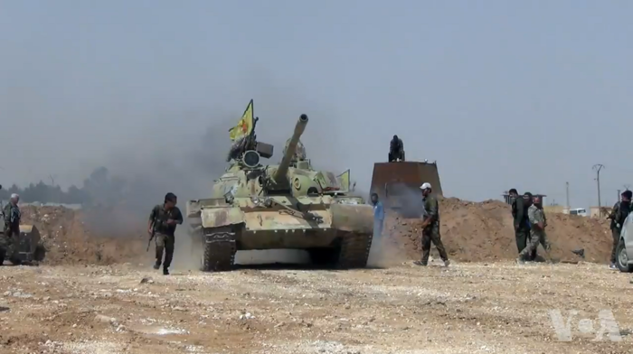 Panzer und Soldaten der YPG