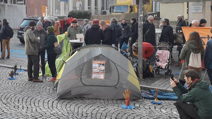 Zelte vor dem Büro des CDU -Abgeordneten Mattern von Marschall