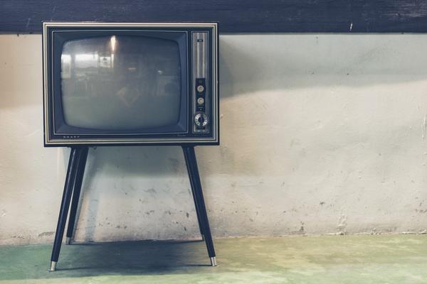 Alter Fernseher