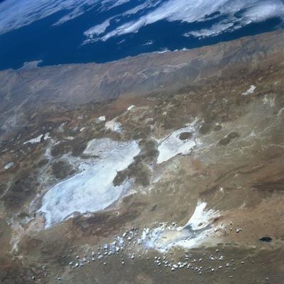 NASA, Satellite image Salar de Uyuni - Coipasa - Lake Poopo, als gemeinfrei gekennzeichnet, Details auf Wikimedia Commons