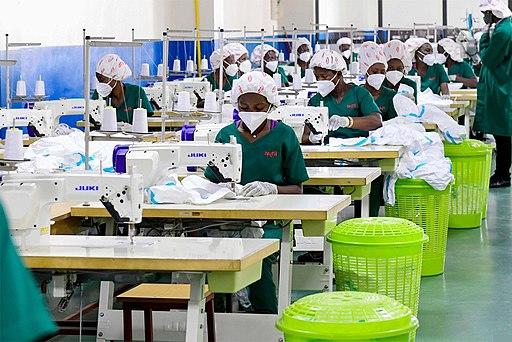 https://upload.wikimedia.org/wikipedia/commons/6/6c/Uganda_textile_workers.jpg