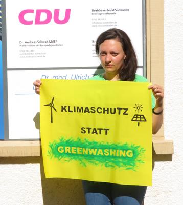 Greenpeace  gegen Greenwashingaktion vor Büro A. Schwab CDU EP-Abgeordneter