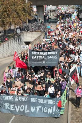 Antikapitalistischer Block bei Fridays For Future Demo in Freiburg