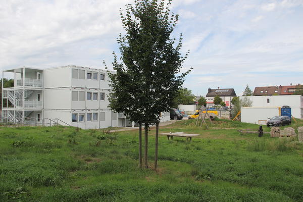 Containerunterkunft für ukrainische Kriegsflchtlinge in Freiburg-Hochdorf
