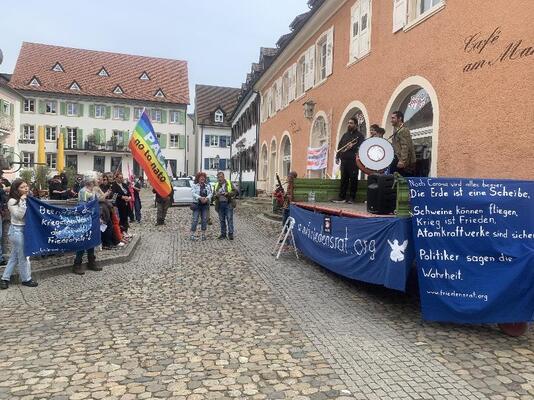 Abschlusskundgebung auf dem Marktplatz in Müllheim