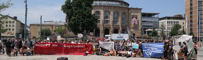 Kundgebung gegen die Verschärfung des gemeinsamen europäischen Asylsystems in Freiburg am 08.06.2023