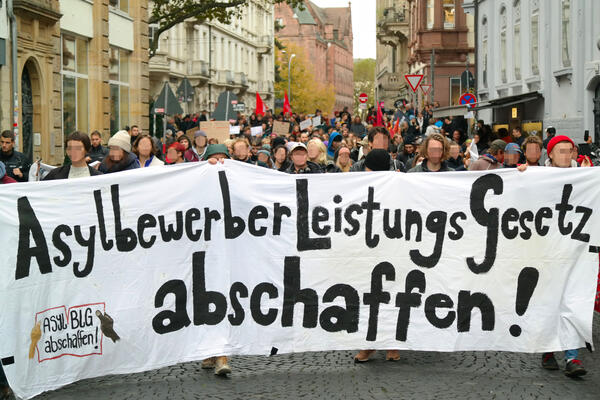 Fronttranspi Demonstration: Asylbewerberleistungsgesetz abschaffen! am 28.10.2023