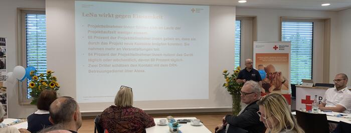 Die Präsentatiom des Projektes LeNa in Zusammenarbeit mit Alexa Smart Properties for Senior Living