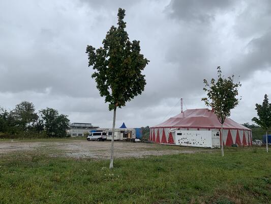 Zirkusschule &quot;Cirque Intense&quot; nahe der A5 in Neuenburg