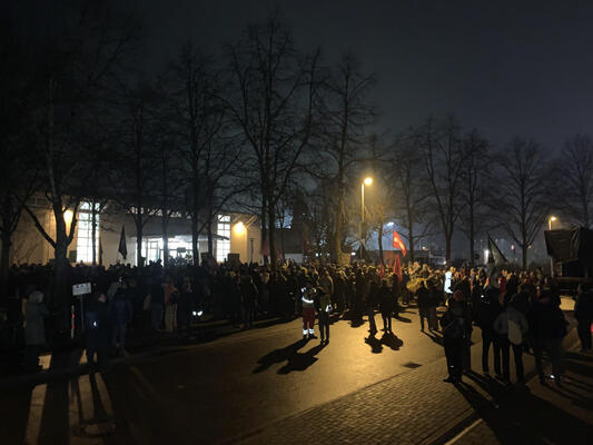Die Demo vor dem Bürgerhaus Zähringen
