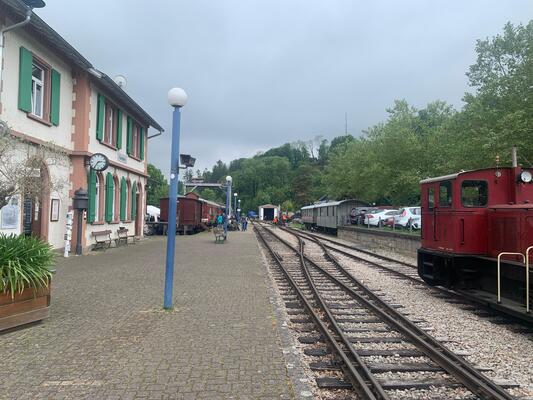 unterwegs mit der Handhebeldraisine im Bahnhof Kandern