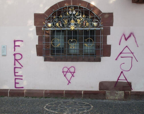 Free Maja Grafitto Rathaus Freiburg