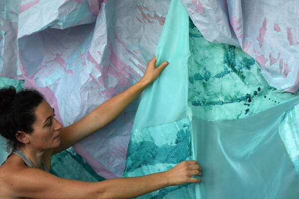 Olga Jakob mit der Arbeit Ondit Murmur_2025 Olga Jakob mit der Arbeit Ondit Murmur_2025 © Olga Jakob