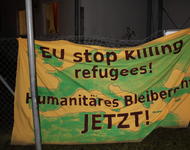 Mahnwache gegen Sammelabschiebung am Freiburger Flüchtlingswohnheim Hammerschmiedstraße