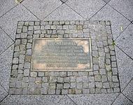 Gedenktafel für den Fluchttunnel in der Elsenstraße in Berlin-Alt-Treptow