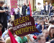 "Gegen Reaktionäre Kneetköpfe" Plakat von Pius Gegner*in