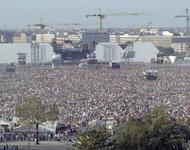 The wall 1990