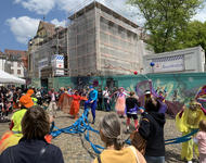 Die Theaterkarawane des Theater Komplex zur Eröffnung der Open Art 2022