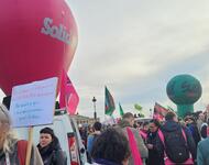 Protest in Paris am 16.03. nachdem die Rentenreform ohne Abstimmung in der Nationalversammlung verabschiedet wurde