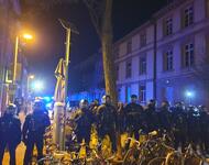 Polizeikette während der Räuming der Belfortstraße