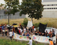 Demozug Marsch gegen  Grenzen am 12.8.23 am Basler Abschiebeknast für "Ausschaffungen"