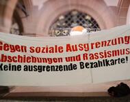 Gegen soziale Ausgrenzung, Abschiebungen und Rassismus! Keine ausgrenzende Bezahlkarte!