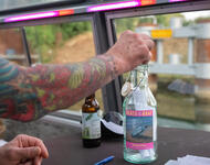 Flaschenpost für den Frieden beim "Beats on the Boat"