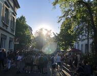 Perspektive auf die Belfortstraße am ersten Mai