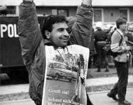Demo nach den rassistischen Pogromen in Hoyerswerda September 1991 - Foto: de.indymedia.org